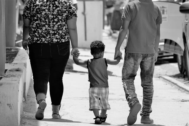 Read more about the article أسباب تفكك الأسر