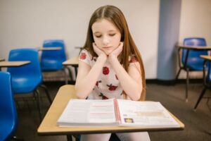 Read more about the article آثار العنف الأسري على الأطفال: نظرة شاملة
