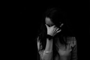 Read more about the article الهشاشة النفسية: أسبابها وتأثيراتها وكيفية التعامل معها