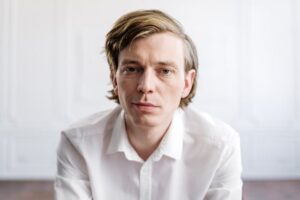 Read more about the article كيف تؤثر تجارب الطفولة على صحتك النفسية كبالغ؟