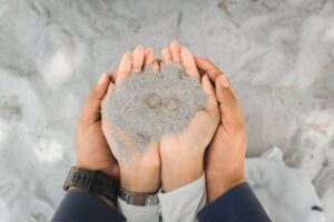 Read more about the article فن التواصل بين الزوجين: كيفية بناء حوار فعّال ومستدام؟