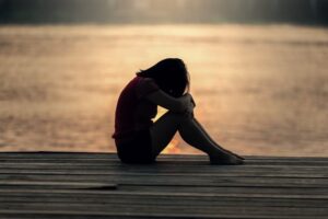 Read more about the article كيفية التعامل مع مشاعر الفقد والحزن: خطوات للتعافي