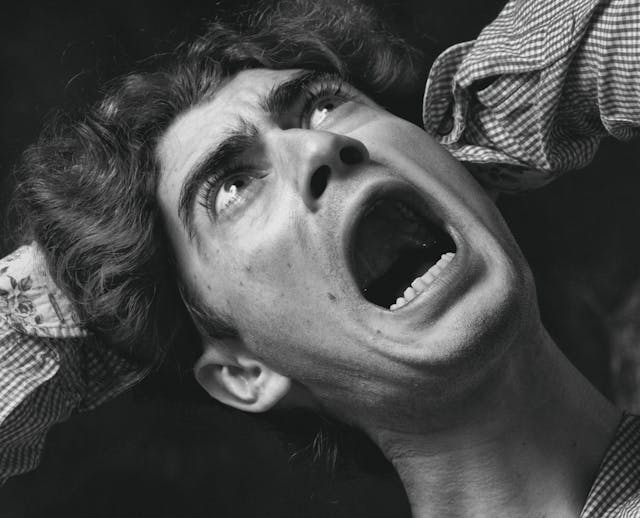 You are currently viewing كيف تؤثر الصدمات النفسية على العقل والجسم؟