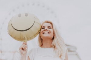 Read more about the article أهمية الصحة النفسية للمرأة في مراحل الحياة المختلفة