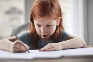 Read more about the article تعليم الأطفال احترام الوقت وتنظيم الجدول الزمني: مهارة أساسية لمستقبل ناجح