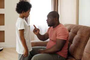 Read more about the article هل الضرب طريقة مجدية في تربية الأطفال؟