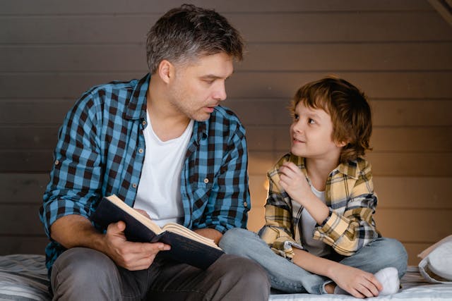 Read more about the article 💡 طرق تعزيز التفكير النقدي لدى الأطفال: كيف نُنشئ جيلاً يُفكر قبل أن يُصدق؟